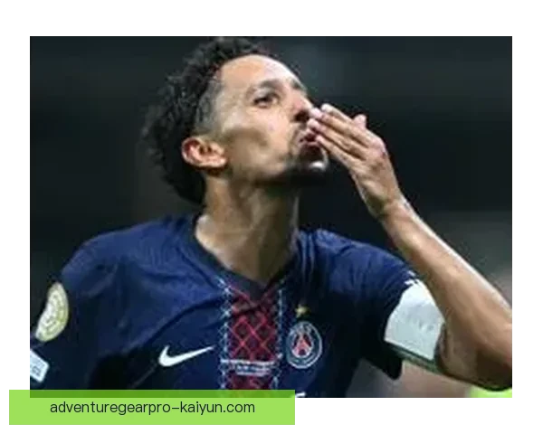 马尔基尼奥斯在新赛季表现稳健，成为球队防线的重要支柱