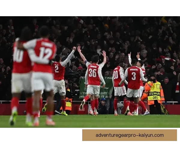 英超榜首争夺形势严峻，各队表现稳健。